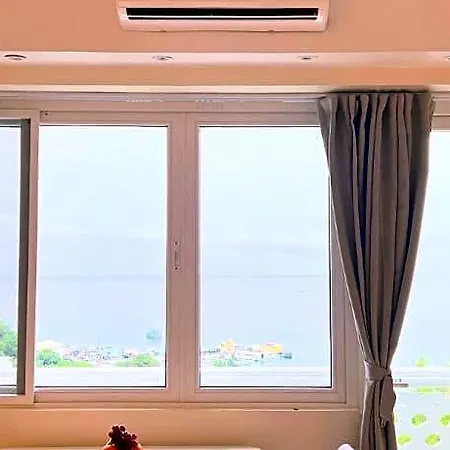 Serene Oceanview Studio In La Mirada
